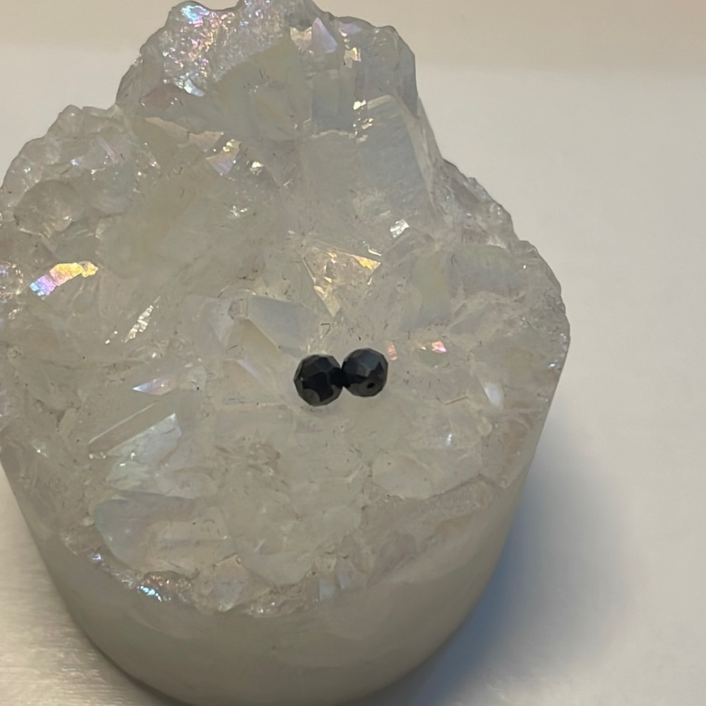 Drilled faceted black diamond beads